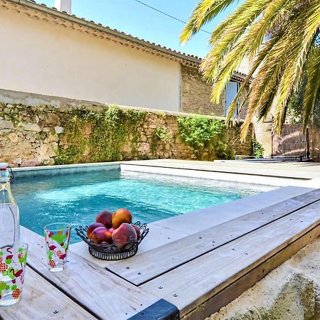 Awesome Apartment In Pujaut With Swimming Pool Exteriör bild